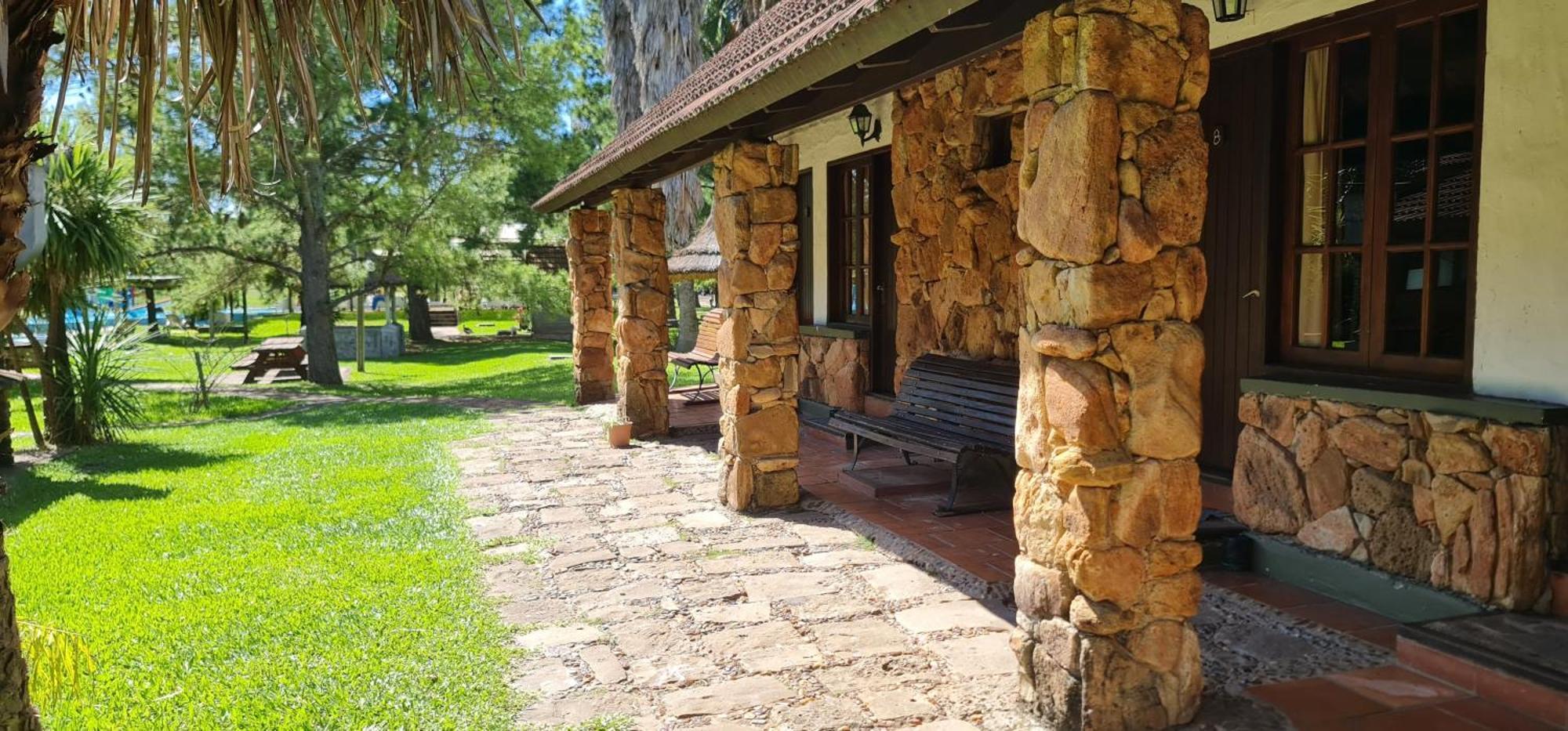 Casa De Piedra Hotell Termas del Daymán Eksteriør bilde